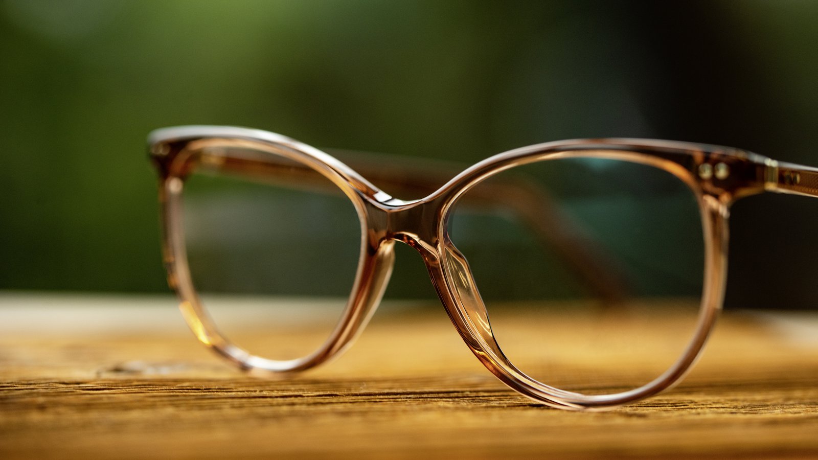 Briller fra LUNOR fra artiklen The Best Independent Eyewear Brands udgivet af FAVR the premium eyewear finder.
